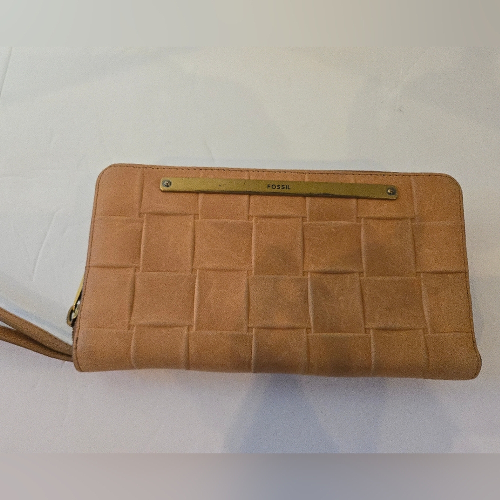 Fossil Tan Leather Clutch Wristlet Woven Design Zip Around